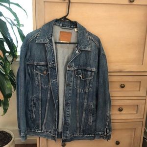 Men’s Levi denim jacket Small